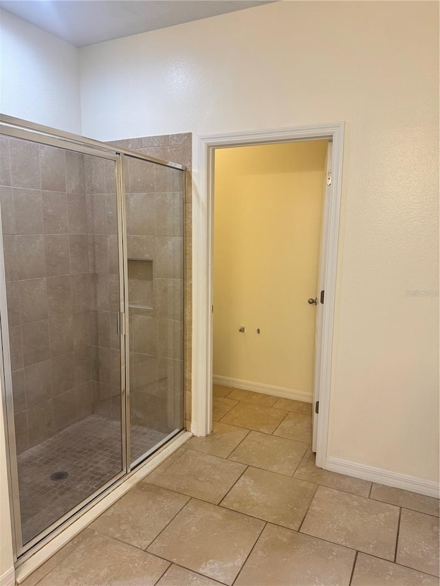 1954 Marabou Dr, Davenport, FL 33896 - full bath with a shower stall and baseboards