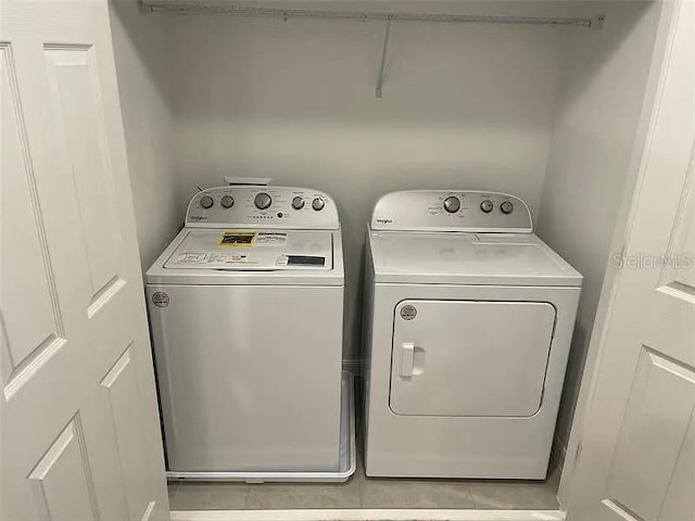 2343 Garden Belle Dr, Clermont, FL 34711 - laundry room with independent washer and dryer