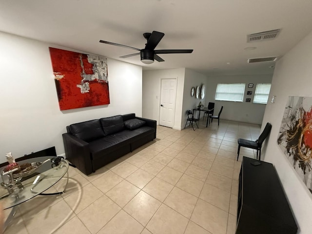 10 E Celeste St, Apopka, FL 32703 - photo 2