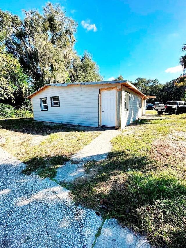 921 S Salisbury Ave, Deland, FL 32720 - photo 4