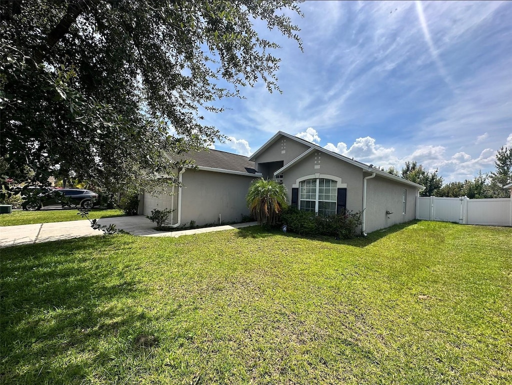 5689 Sycamore Canyon Dr, Kissimmee, FL 34758 - photo 1