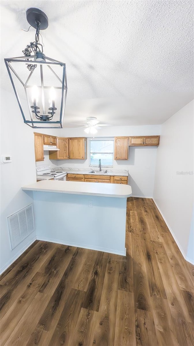611 4th St, Wildwood, FL 34785 - photo 5
