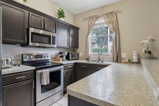 247 Calabria Ave, Davenport, FL 33897 - photo 10