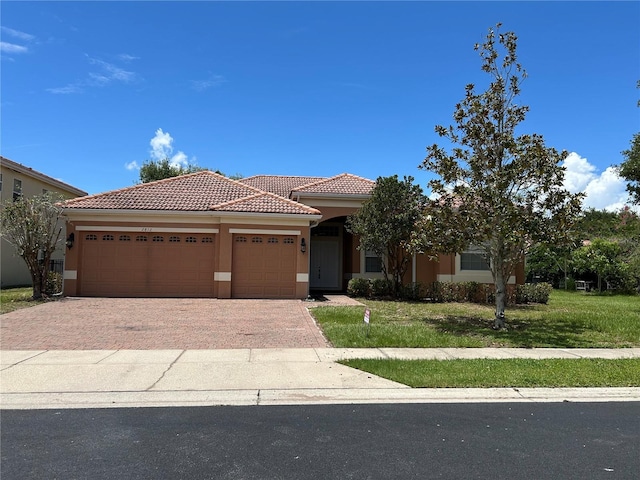 2812 Quiet Water Trl, Kissimmee, FL 34744 - photo 1