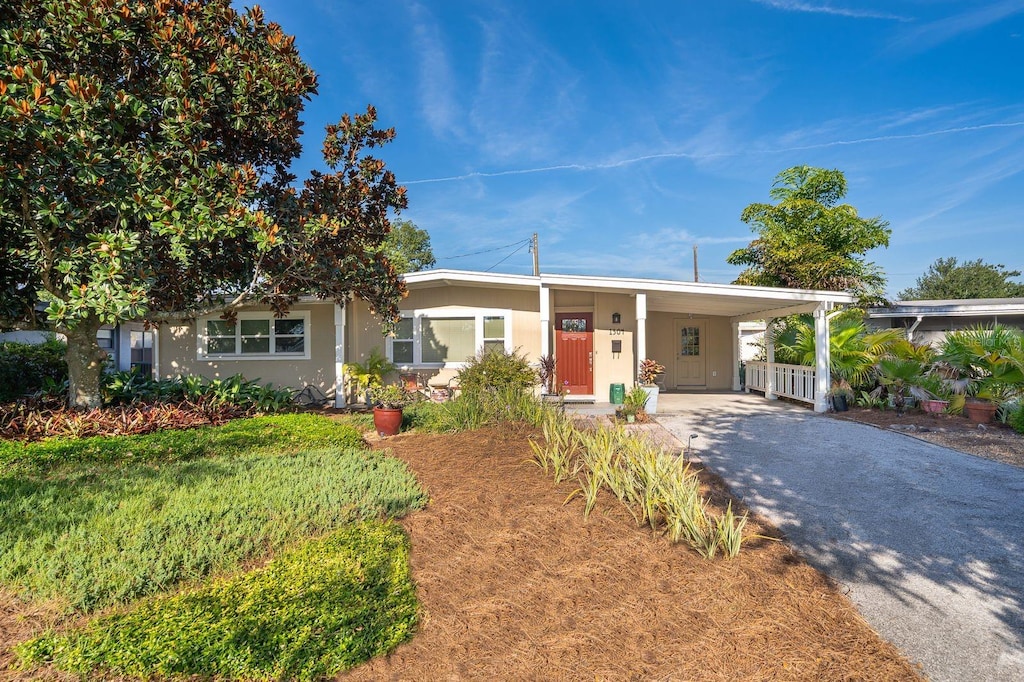 1304 Falcon Dr, Orlando, FL 32803 - photo 1