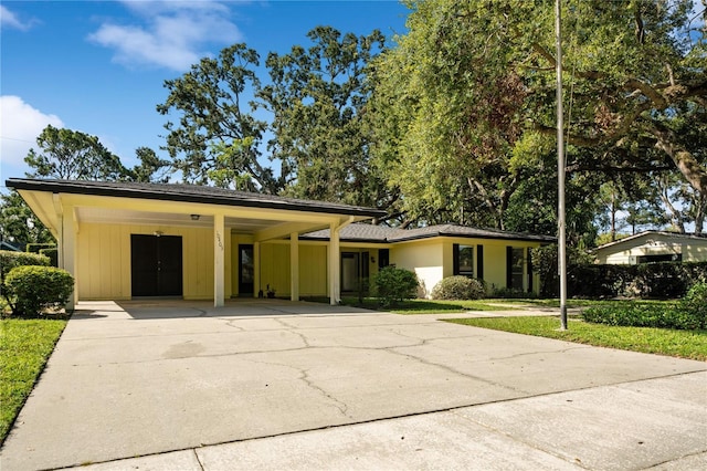 10403 Lake Carroll Way, Tampa, FL 33618 - photo 1