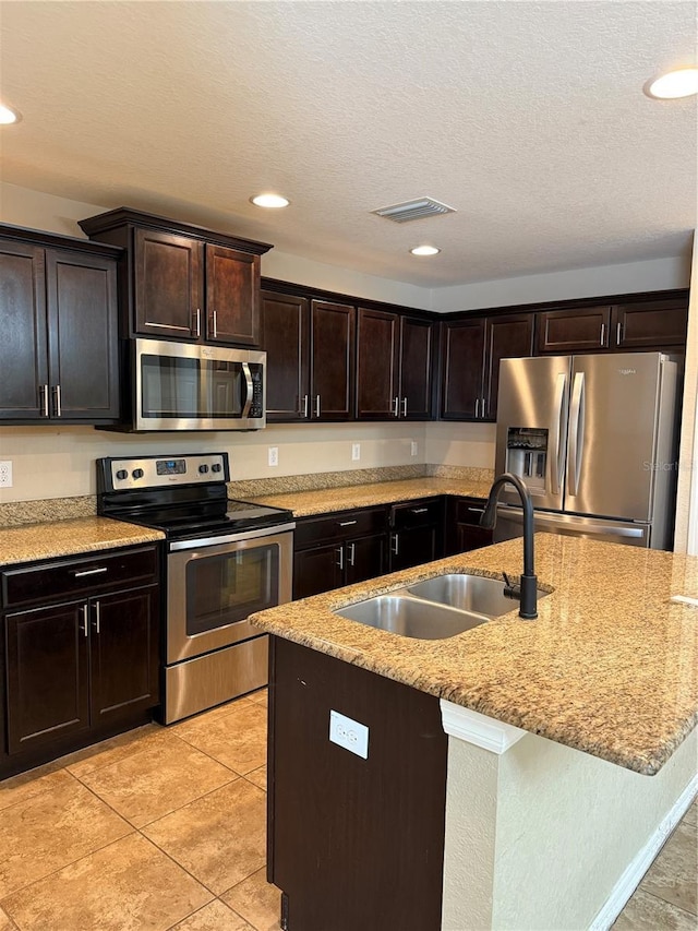 5043 Cactus Needle Ln, Wesley Chapel, FL 33544 - photo 2