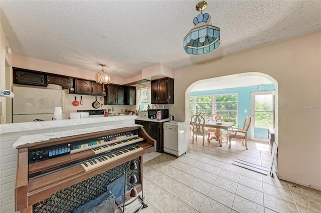 10095 Nassau Ct, Seminole, FL 33776 - photo 10