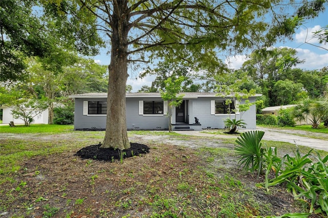 2422 S Holly Ave, Sanford, FL 32771 - photo 1