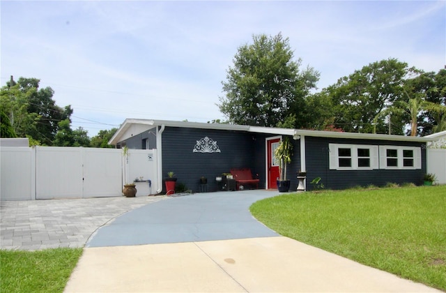 1302 Admiral Dr, Apopka, FL 32703 - photo 1
