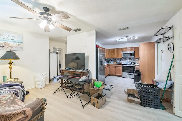 67 Lake Henry Dr, Lake Placid, FL 33852 - photo 4