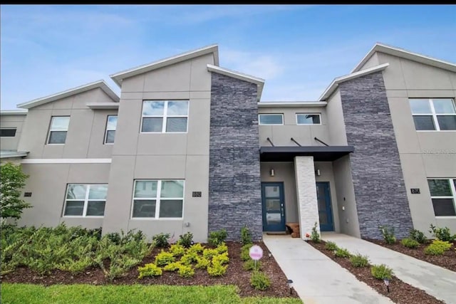 880 Pebble Beach Dr, Davenport, FL 33896 - photo 1