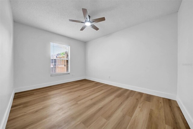 516 Center Point Rd, Valrico, FL 33594 - photo 18