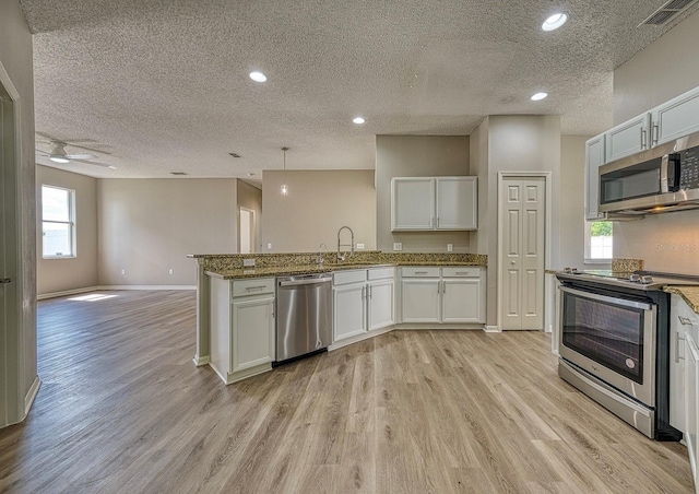 220 Abbotsbury Dr, Kissimmee, FL 34758 - photo 2