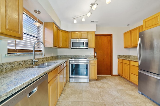 10020 Creekwater Blvd, Orlando, FL 32825 - photo 4
