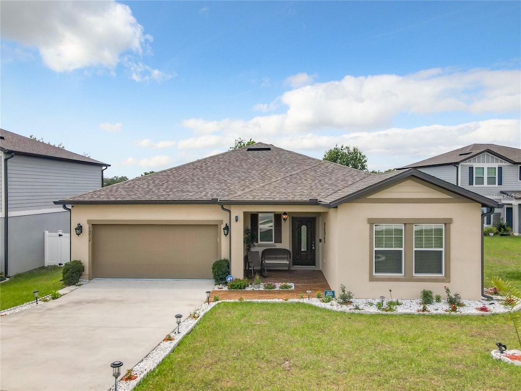 15737 Pine Siskin Loop, Mascotte, FL 34753 - photo 1