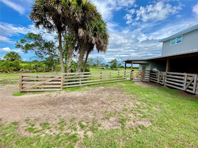 view of yard featuring a rural view