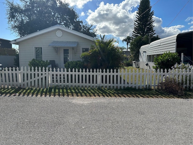 view of front of property