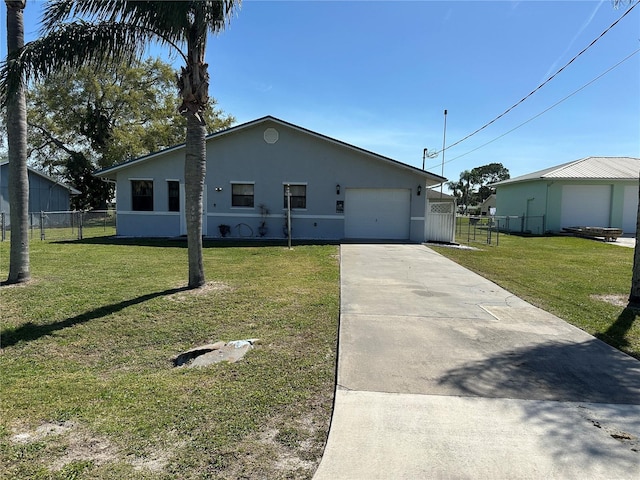 view of front of property with a front yard