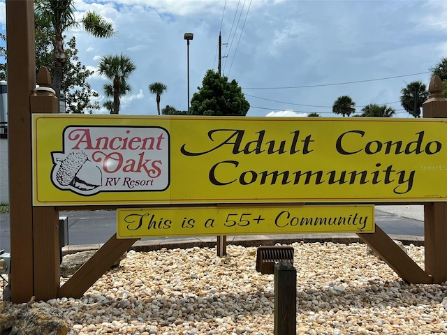 view of community / neighborhood sign