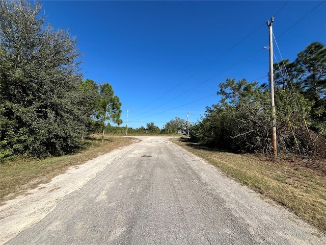 Listing photo 3 for 707 Bahama Ave S, Lehigh Acres FL 33974