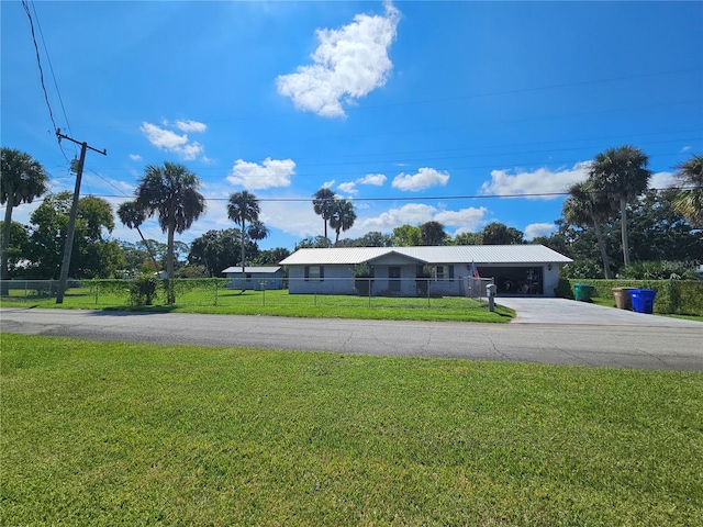 view of front of home with a front lawn