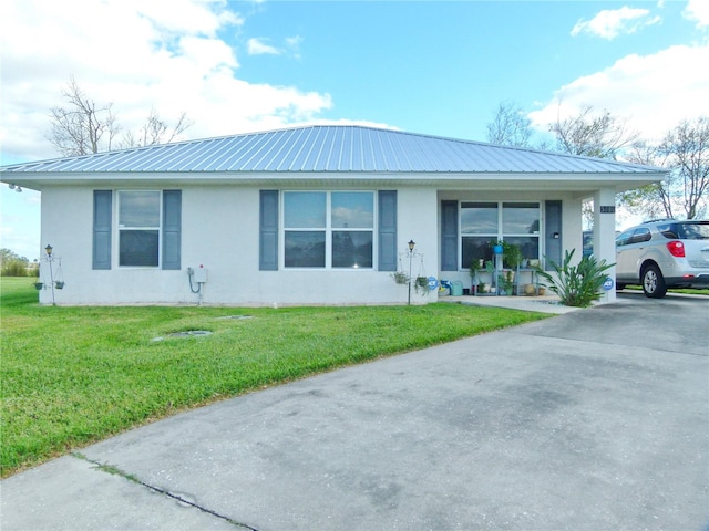 view of front of home featuring a front lawn and a porch