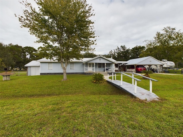 view of yard featuring a carport