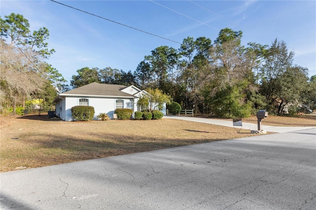 view of front of house with a front yard