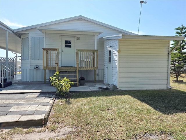 1601 US Highway 441 SE Unit 24, Okeechobee, FL 34974 - view of front of home with a front yard