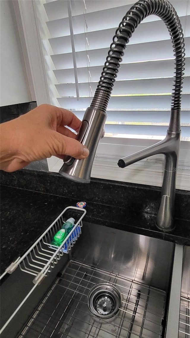 1066 5th St, Okeechobee, FL 34974 - kitchen view of a sink