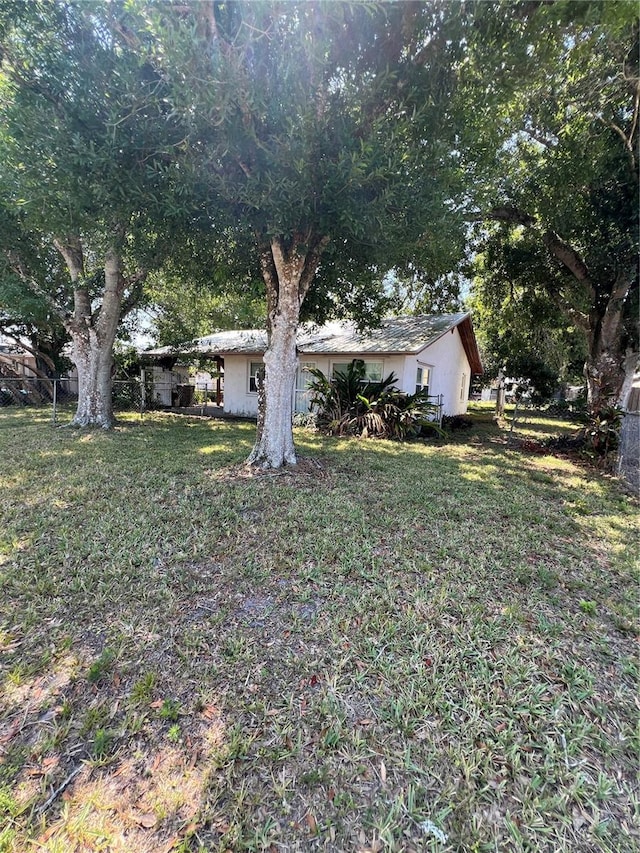 508 NW 17th St, Okeechobee, FL 34972 - view of green lawn