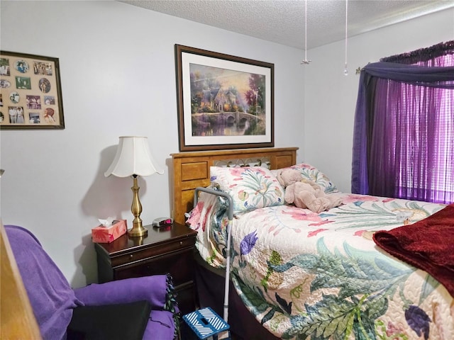 7740 NW 81st Ct, Okeechobee, FL 34972 - bedroom with a textured ceiling