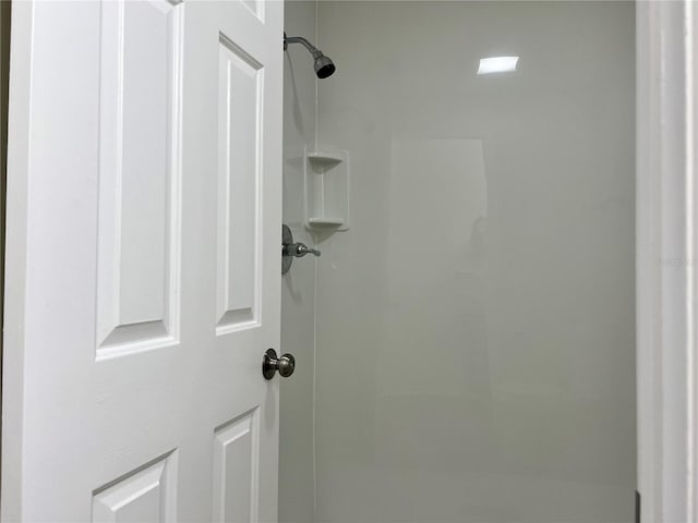 1150 SW 83rd Ave, Okeechobee, FL 34974 - bathroom with a shower