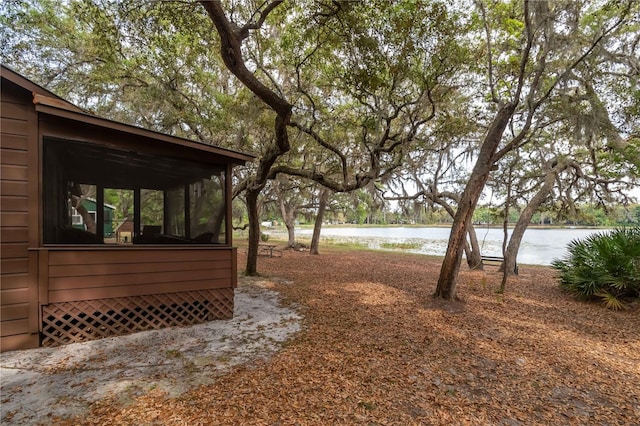 view of yard featuring a water view