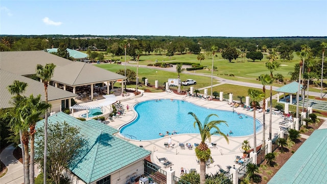 view of swimming pool