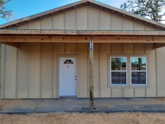 view of entrance to property