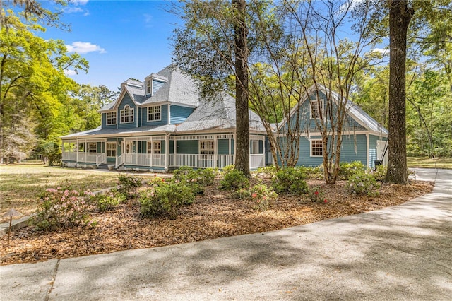 view of front of house featuring covered porch