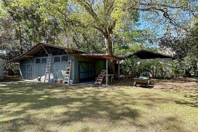 exterior space featuring a yard