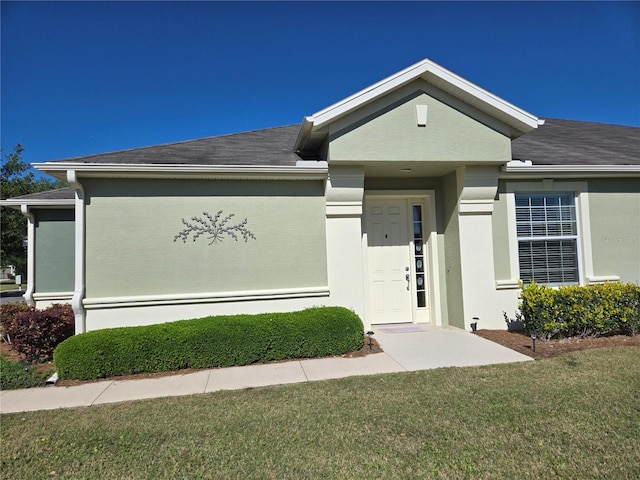 view of front of home with a front yard