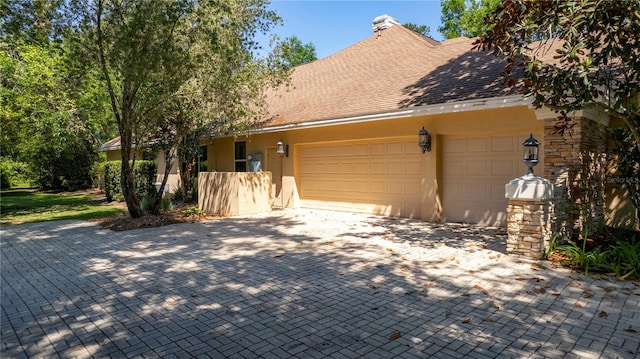 view of front facade with a garage