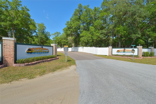 view of community / neighborhood sign