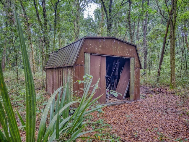 view of outbuilding