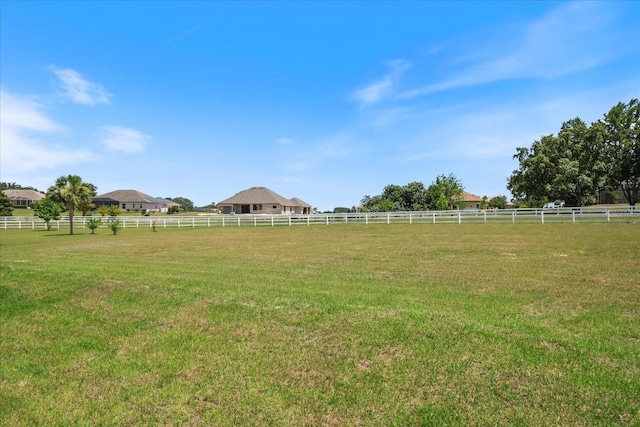 view of yard featuring a rural view