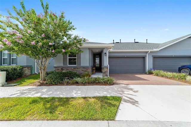 view of front of house featuring a garage