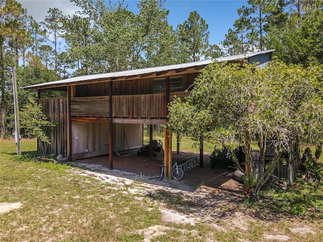 view of outbuilding