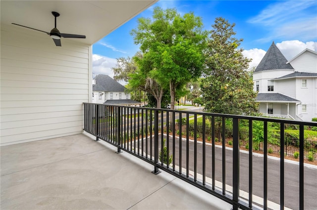 balcony featuring ceiling fan