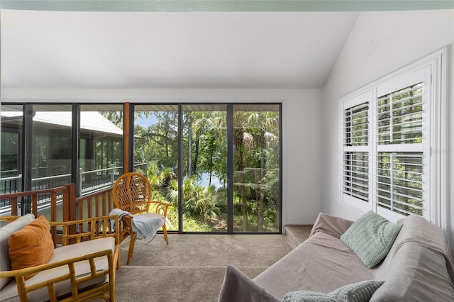 sunroom with vaulted ceiling