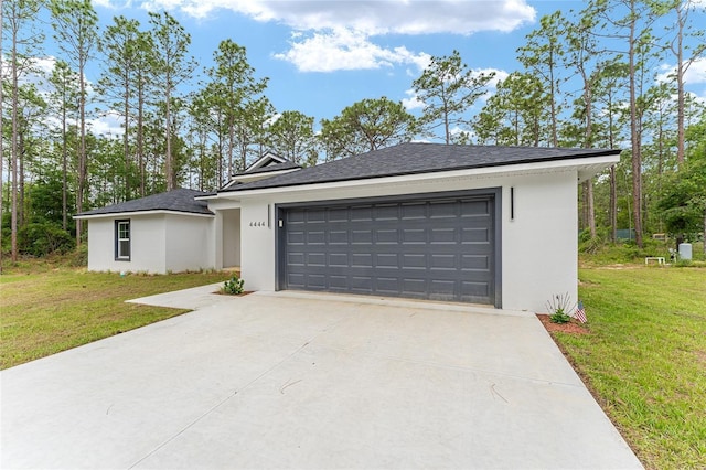 4444 SW 118th Ter, Ocala, FL 34481 - view of front of home featuring stucco siding, a front lawn, driveway, and roof with shingles