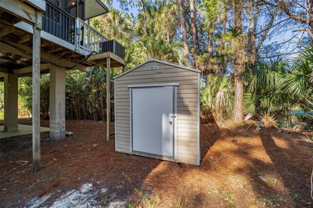 view of outbuilding